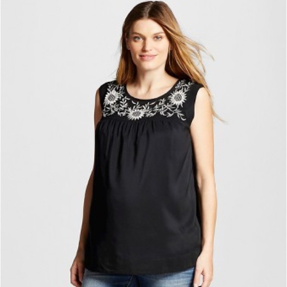 3/$15 Liz Lange Maternity Embroidered Top